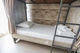 Хостелы Coliving DOM Бишкек Спальное место на двухъярусной кровати в общем номере для мужчин и женщин-4