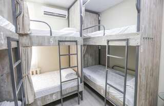 Хостелы Coliving DOM Бишкек Спальное место на двухъярусной кровати в общем номере для мужчин и женщин-8